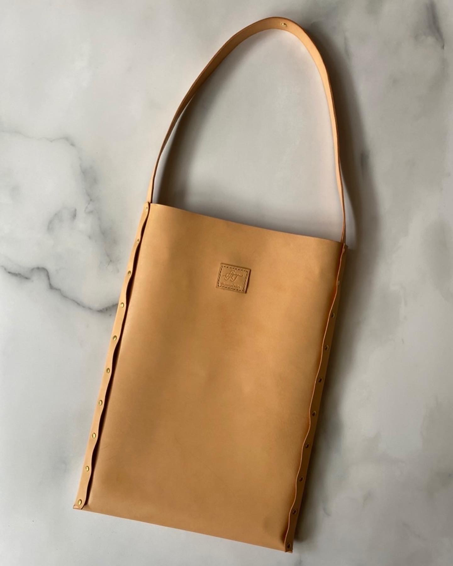 【国産本革】トートバッグ　キャメル