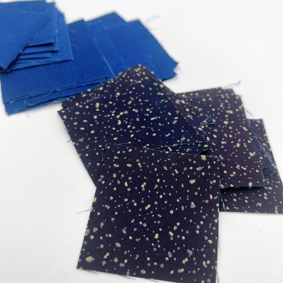 【40枚セット】5cm×5cm/藍染め 絹 シルク 日本製/つまみ細工 パッチワーク/はぎれ 布 着物 生地 3枚目の画像