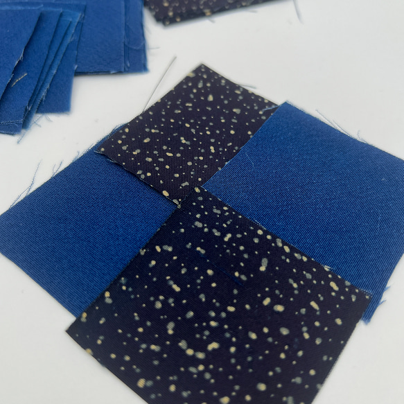 【40枚セット】5cm×5cm/藍染め 絹 シルク 日本製/つまみ細工 パッチワーク/はぎれ 布 着物 生地 4枚目の画像