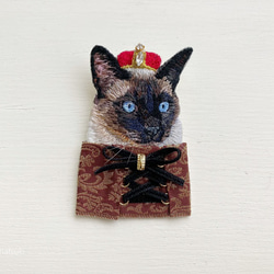 高貴なお猫様刺繍ブローチ40 2枚目の画像