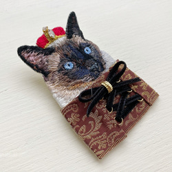 高貴なお猫様刺繍ブローチ40 6枚目の画像