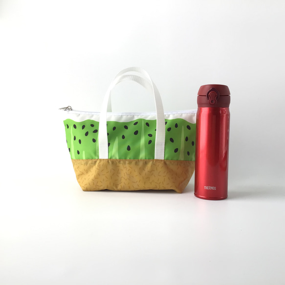 洗える保冷保温ランチバッグ、弁当袋✨キウイ柄 2枚目の画像