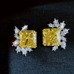 5カラット スクエア イエロー 高炭素ダイヤモンド キラキラ ゴージャス ラグジュアリー ピアス 黄色 8枚目の画像