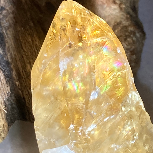 恋愛・ビジネス✨レインボーシトリンクォーツ原石ポイントラフストーン
