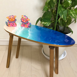 海のある暮らし　組み立て式ミニテーブル　サーフボード型　花台　海レジン　レジンアート　海　インテリア　プランター　 3枚目の画像