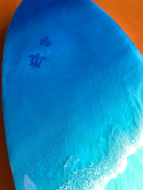 海のある暮らし　組み立て式ミニテーブル　サーフボード型　花台　海レジン　レジンアート　海　インテリア　プランター　 8枚目の画像