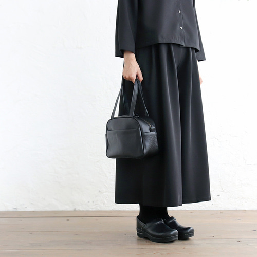 フォーマルにも普段使いにも◎ 本革ミニボストンバッグ som（ブラック