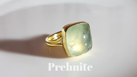 最新作『prehnite』の世界でひとつの天然石リング 1枚目の画像