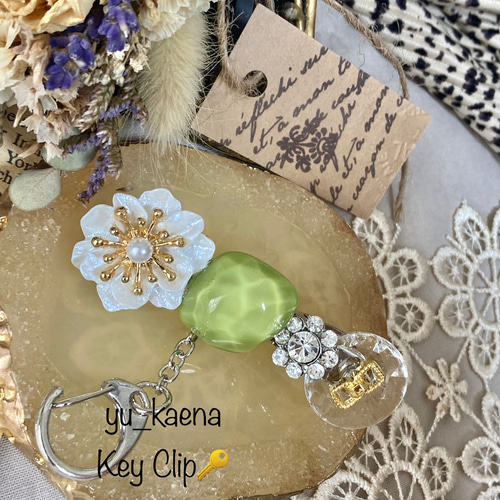 再販【キークリップ 】バッグチャーム ボタンアクセサリー 鍵を探す  