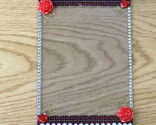 硬質ケース デコ 赤 チェック 薔薇 B7 送料込 フォトフレーム・写真