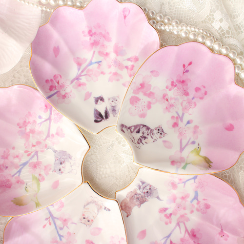 賞美堂 飾り皿 美術 有田焼 花弁 桜 サクラはなびら 美しいです 未使用保管品 桜の花びらのお皿〜桜花爛漫〜 小皿 ❤︎Blanche Neige❤︎ 通販