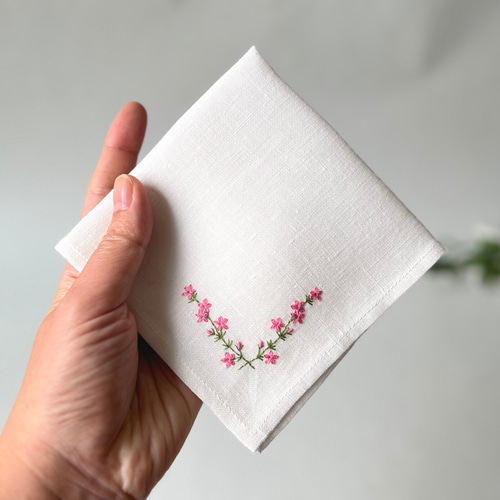   手刺繍ハンカチ　高級品 新品・未使用】スワトウ刺繍 レースハンカチ 龍柄 汕頭手刺繍 最
