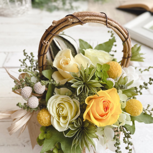 レモン色のお花をいっぱい盛り込んで..＊°..ナチュラルアレンジ お花の