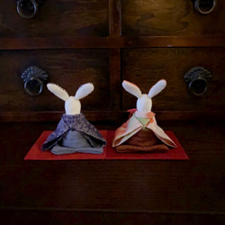 ちょこんとかわいい　アンティークのお着物のうさぎ雛　(雛人形、お雛様、おひな様) 3枚目の画像
