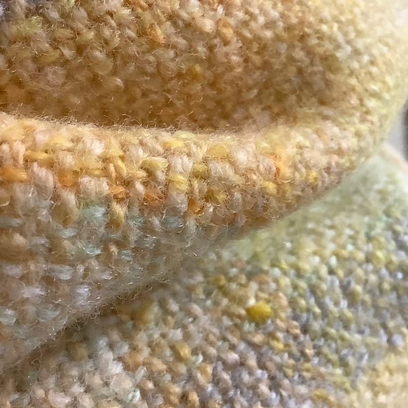手織りのウールマフラー（メリノ100%の手紡ぎ毛糸使用) no.2284 6枚目の画像