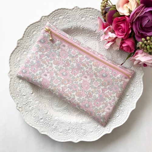 リバティ ベッツィのティッシュケース☆ピンクガーベラの通販