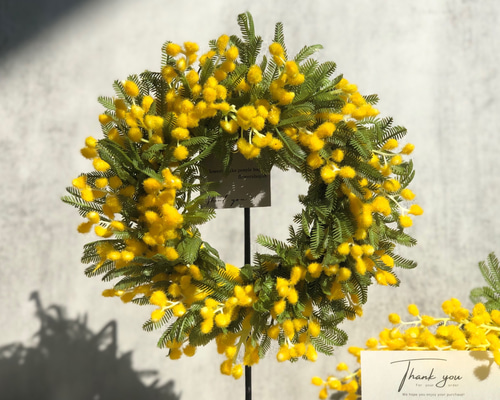 春の訪れを告げる  もふもふyellowミモザのシンプルリース 春の訪れを告げる もふもふyellowミモザのシンプルリース