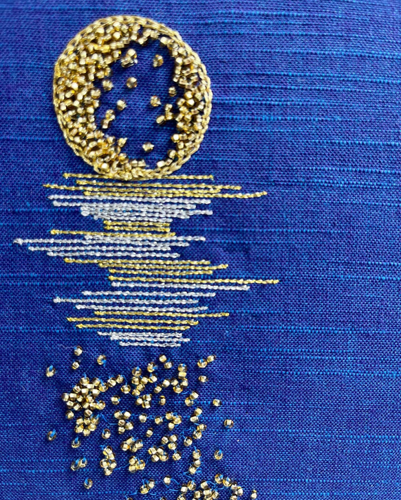 【受注生産】刺繍アートボード（会津木綿刺繍）「会津の月」 2枚目の画像