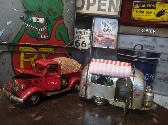 アメリカンヴィンテージな家 アメリカンピックアップトラック アメリカントラック（シャビーレッド） #店舗什器 9枚目の画像