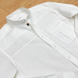 日本製◇ハリのあるストレッチ素材 刺繍入りスタンドカラーシャツ【メンズ／ユニセックス】【白・ホワイト】 7枚目の画像