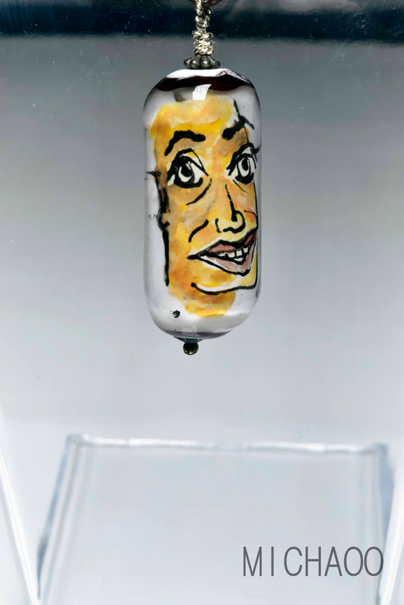 人面トンボ玉　ガラスのジュエリー　ペンダントトップ（10567-453）作家物一点物 3枚目の画像