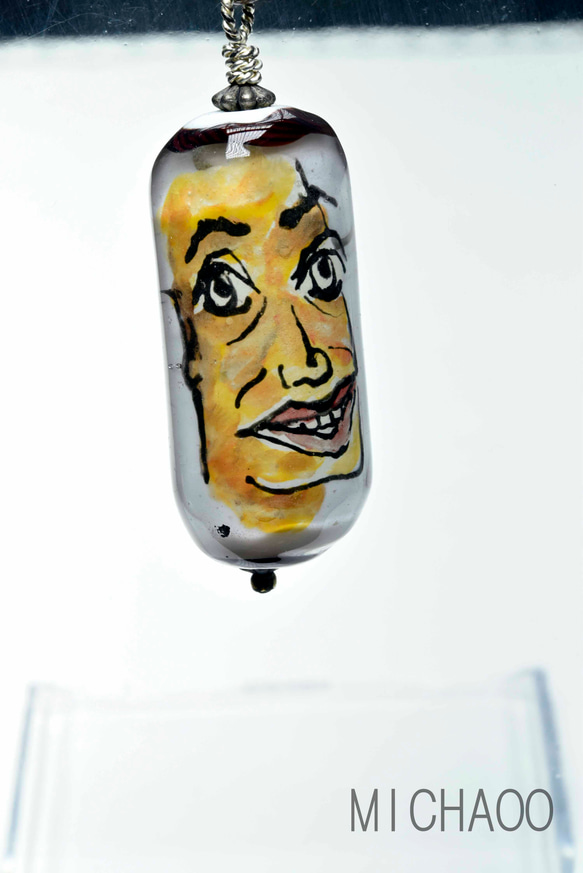 人面トンボ玉　ガラスのジュエリー　ペンダントトップ（10567-453）作家物一点物 7枚目の画像