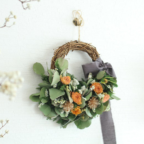 ハーフリース◇ラナンキュラスリース◇ナチュラル ラナンキュラスの春 ドライフラワーーリース ドライフラワー I Bee