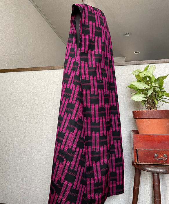 春〜秋冬　着物リメイク　フレアーライン　ワンピース　リボンおまけ付き　黒ピンク 5枚目の画像
