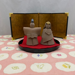 ミニ雛人形セット(焼きしめ屏風付き)❷ お雛様　ひな祭り　桃の節句　初節句　陶器製　可愛い　小さい 3枚目の画像