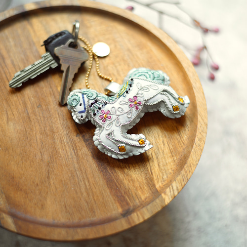 お纏めリクエスト＊刺繍のバッグ♡ケース♡チャームなど♡ 再販】 