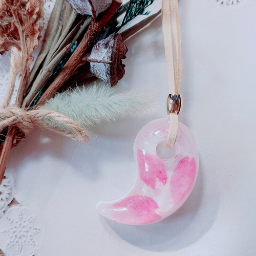 送料無料】勾玉オルゴナイトペンダント和紙桜 ♡桜ハンドメイド