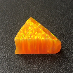 《人工オパール》(ネオンオパール) 原石 オレンジ/オレンジ斑 6.0g (樹脂含侵) 2枚目の画像