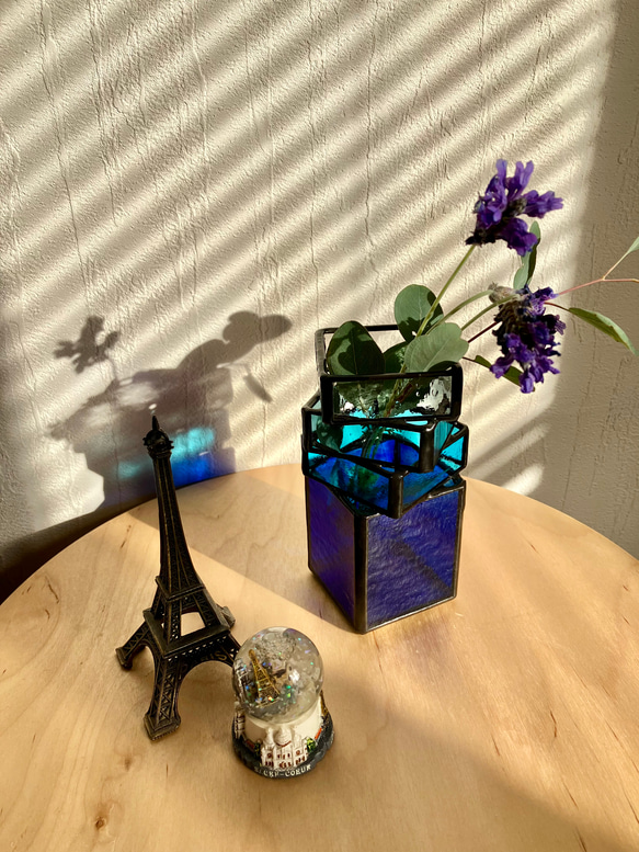 ステンドグラスのスクエア花瓶(ブルー)【受注制作】 1枚目の画像