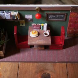 ミニチュア外観のあるレトロ喫茶店 2枚目の画像
