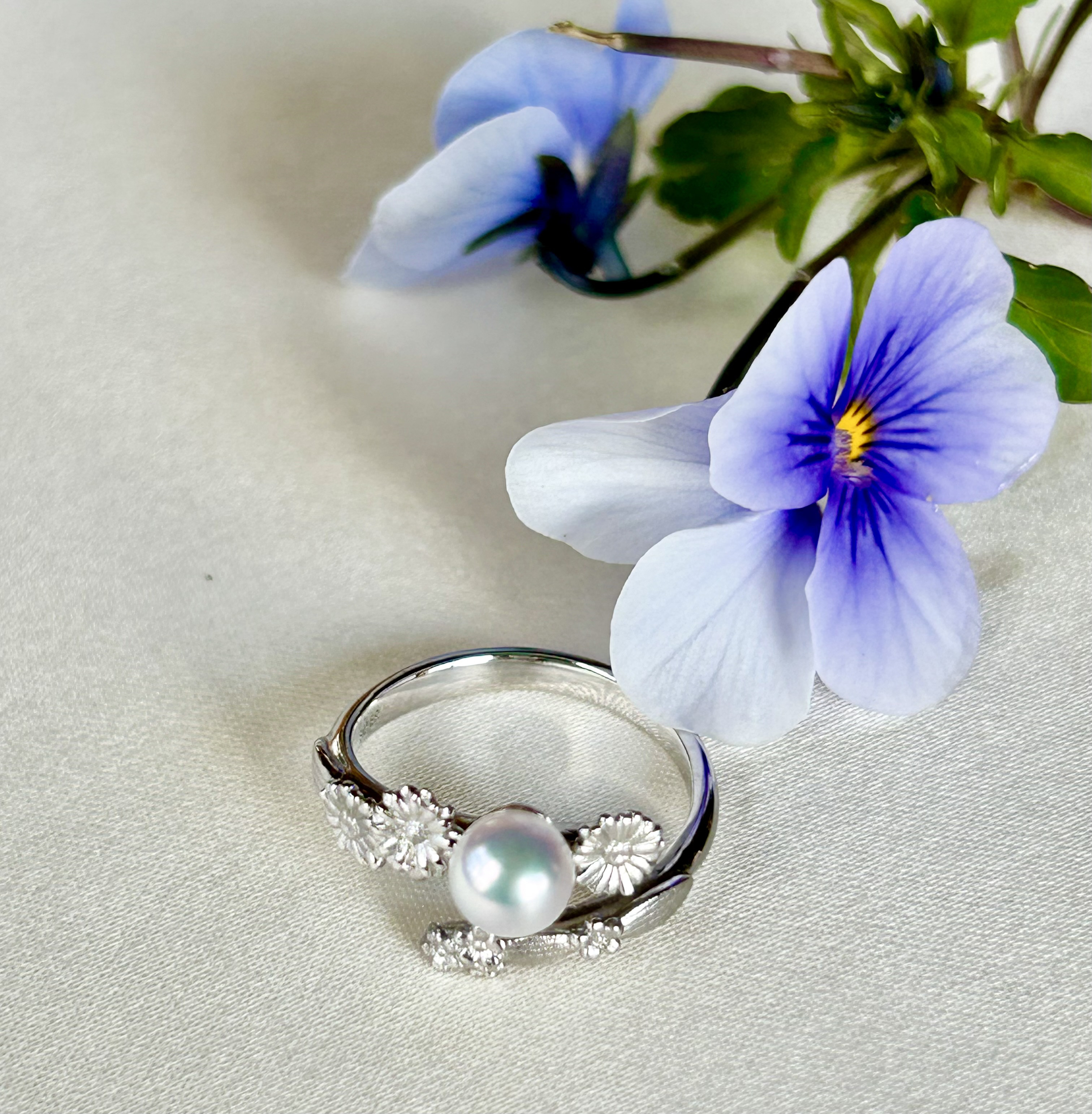 マーガレットとガーベラのオープンリング 【送料無料】春のリング