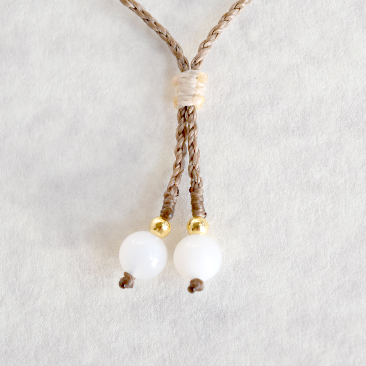 【終売セール】アマゾナイトのマクラメ編みお守りブレスレット【佳憐 −カレン−】シリーズ