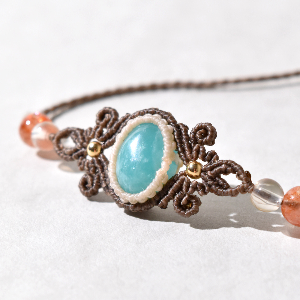 【終売セール】アマゾナイトのマクラメ編みお守りブレスレット【佳憐 −カレン−】シリーズ