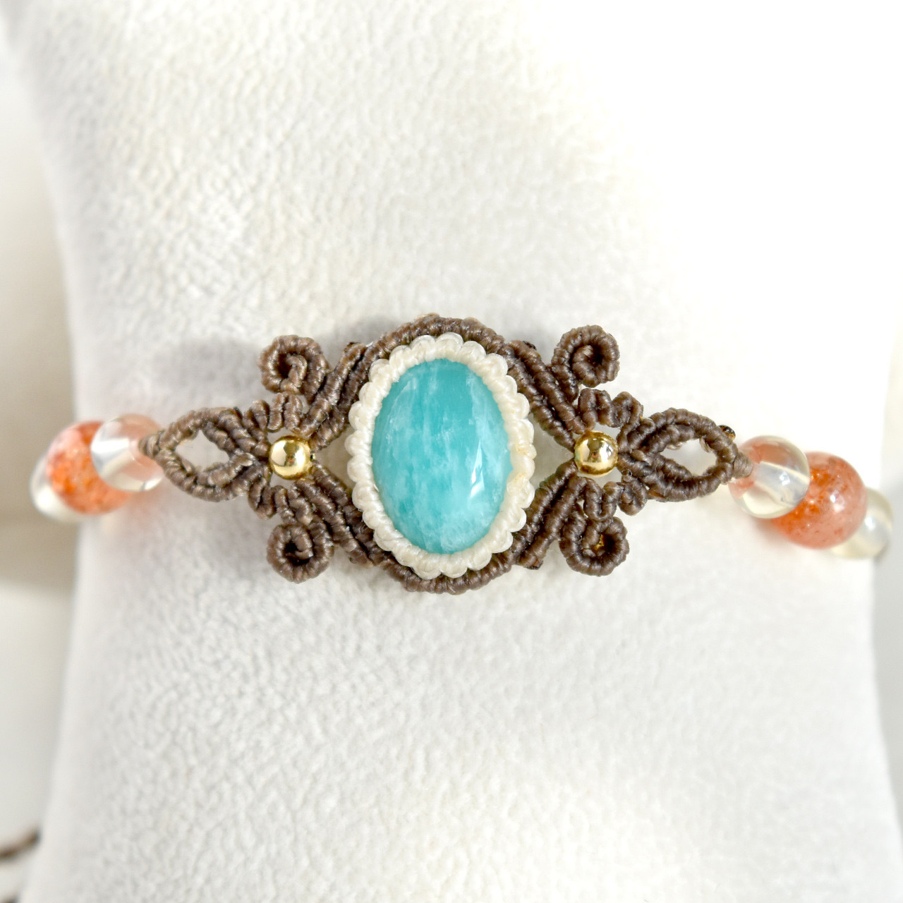 【終売セール】アマゾナイトのマクラメ編みお守りブレスレット【佳憐 −カレン−】シリーズ