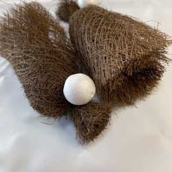 メダカの産卵床2本セット(棕櫚)ボンボンキャップタイプレギュラーサイズ(筒部8〜9cm) 4枚目の画像