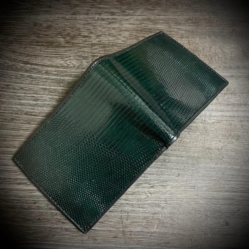 二つ折り財布 リザード シャイニング 黒 緑 グリーン 本革 大容量 ギフト