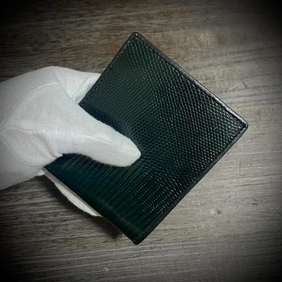 リザード メンズ財布 折財布 二つ折り シャイニング加工 本革 グリーン 緑 エキゾチックレザー コンパクト 薄型 4枚目の画像
