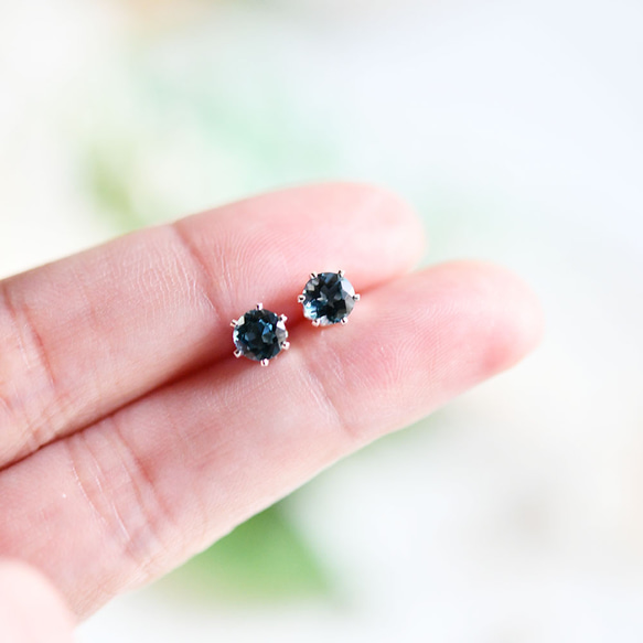 自分に必要なものやチャンスを引き寄せる石　VVSランク ロンドンブルートパーズ スタッドピアス5ｍｍ　11月誕生石 5枚目の画像