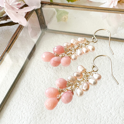 14kgf*ピンクオパールと淡水パールのたわわ桜ピアス／イヤリング  