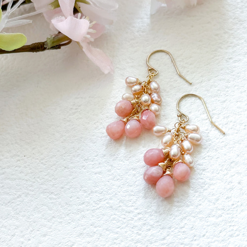 14kgf*ピンクオパールと淡水パールのたわわ桜ピアス／イヤリング