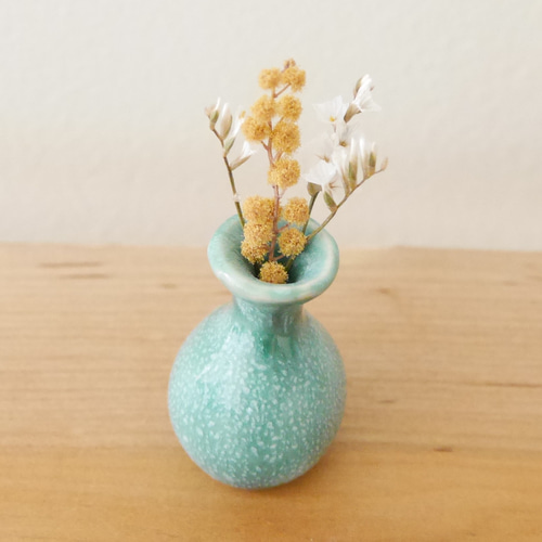 409B 九谷 ミニチュア 花瓶 一輪挿し 壺 風景 高さ8㎝ Amazon.co.jp: 一輪挿し 花瓶 おしゃれ 陶器 九谷焼 金花詰
