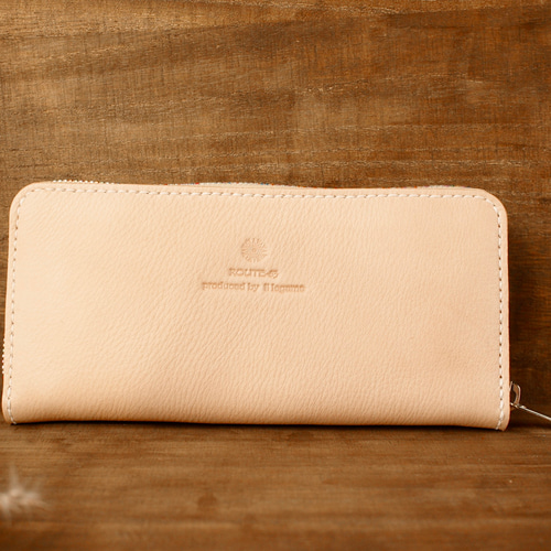 自然な風合いナチュラルベージュ 虹色ラウンドファスナー長財布 長財布