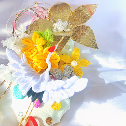 金の大輪の輝きと鶴の夢☆鶴が舞台を飾る美しい羽子板を表現☆つまみ