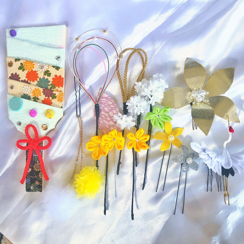 金の大輪の輝きと鶴の夢☆鶴が舞台を飾る美しい羽子板を表現☆つまみ