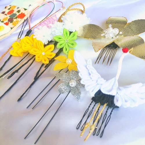 金の大輪の輝きと鶴の夢☆鶴が舞台を飾る美しい羽子板を表現☆つまみ