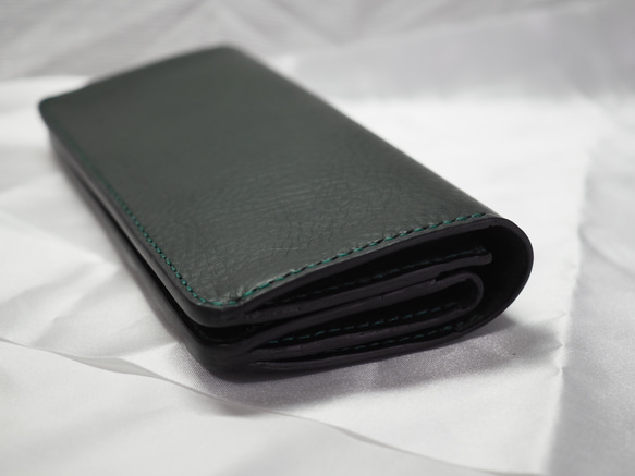 本革 イタリアンレザー（ネブラスカ ダークグリーン）を使った二つ折り長財布 イタリアンレザー ネブラスカ マチ付き 『NEBRASKA